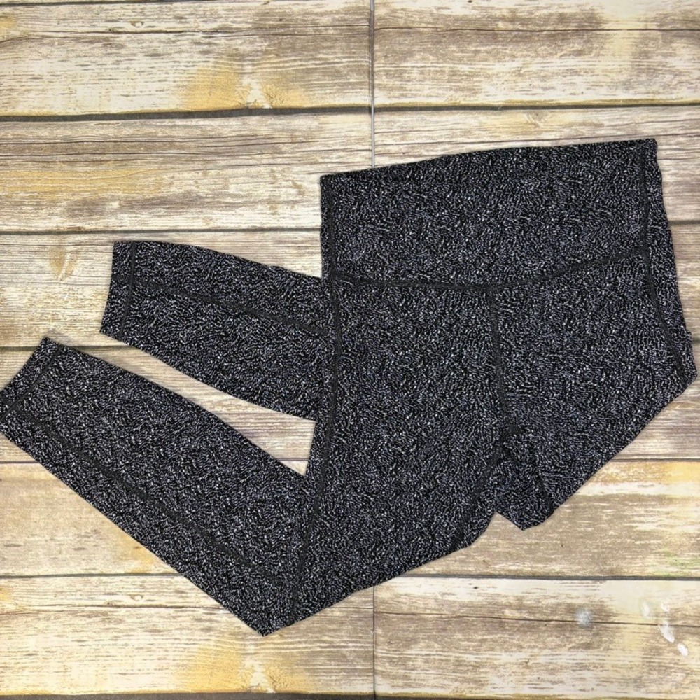 Athleta Black White Ultimate Stash Textured 7/8 Tight Activewear Leggings Sz S